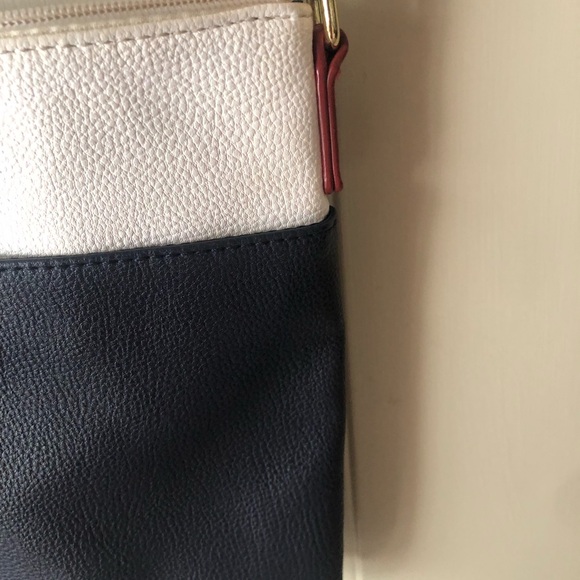 TOMMY HILFIGER CROSSBODY - Picture 9 of 10